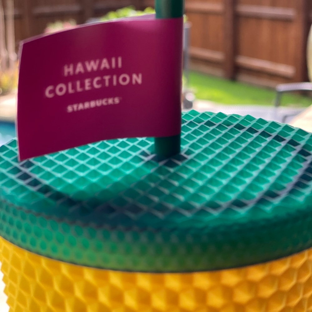 Starbucks Hawaii Exclusive Pineapple 24oz Tumbler - Picture 3 of 5